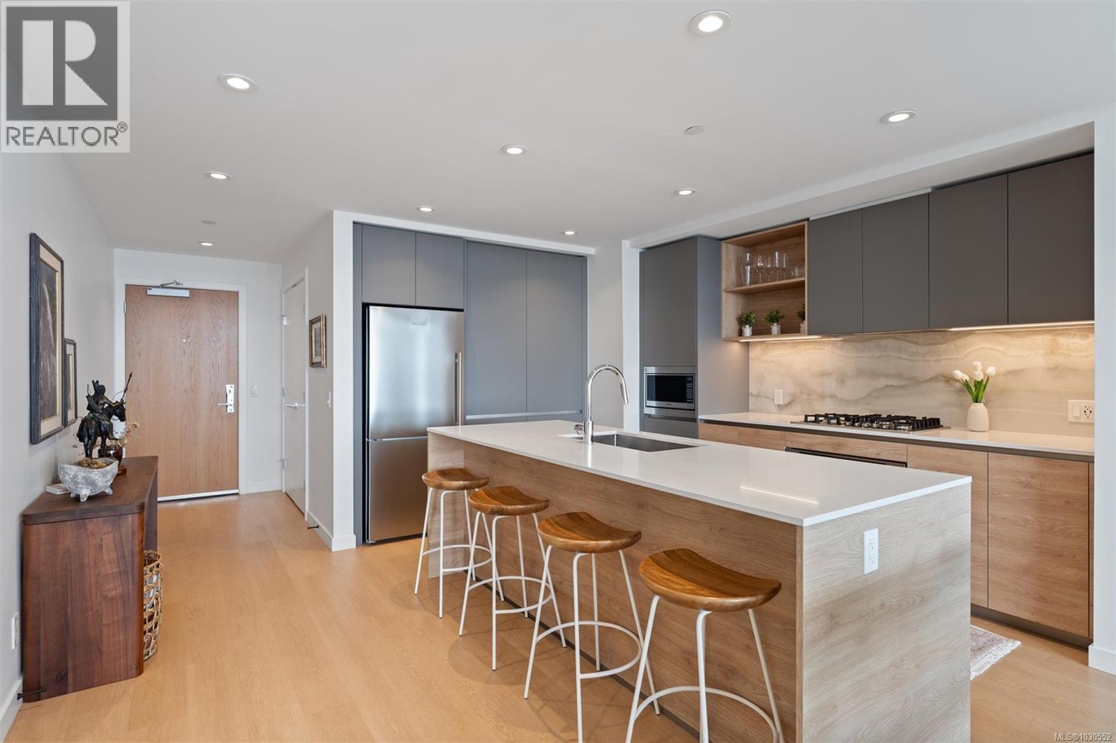 1102 369 Tyee Road, Victoria