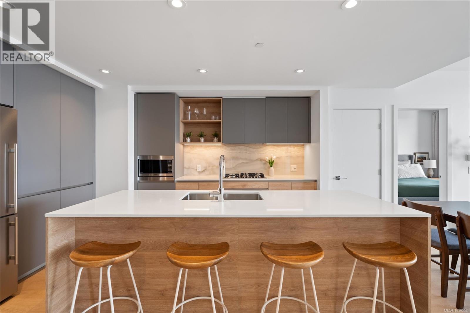 1102 369 Tyee Road, Victoria