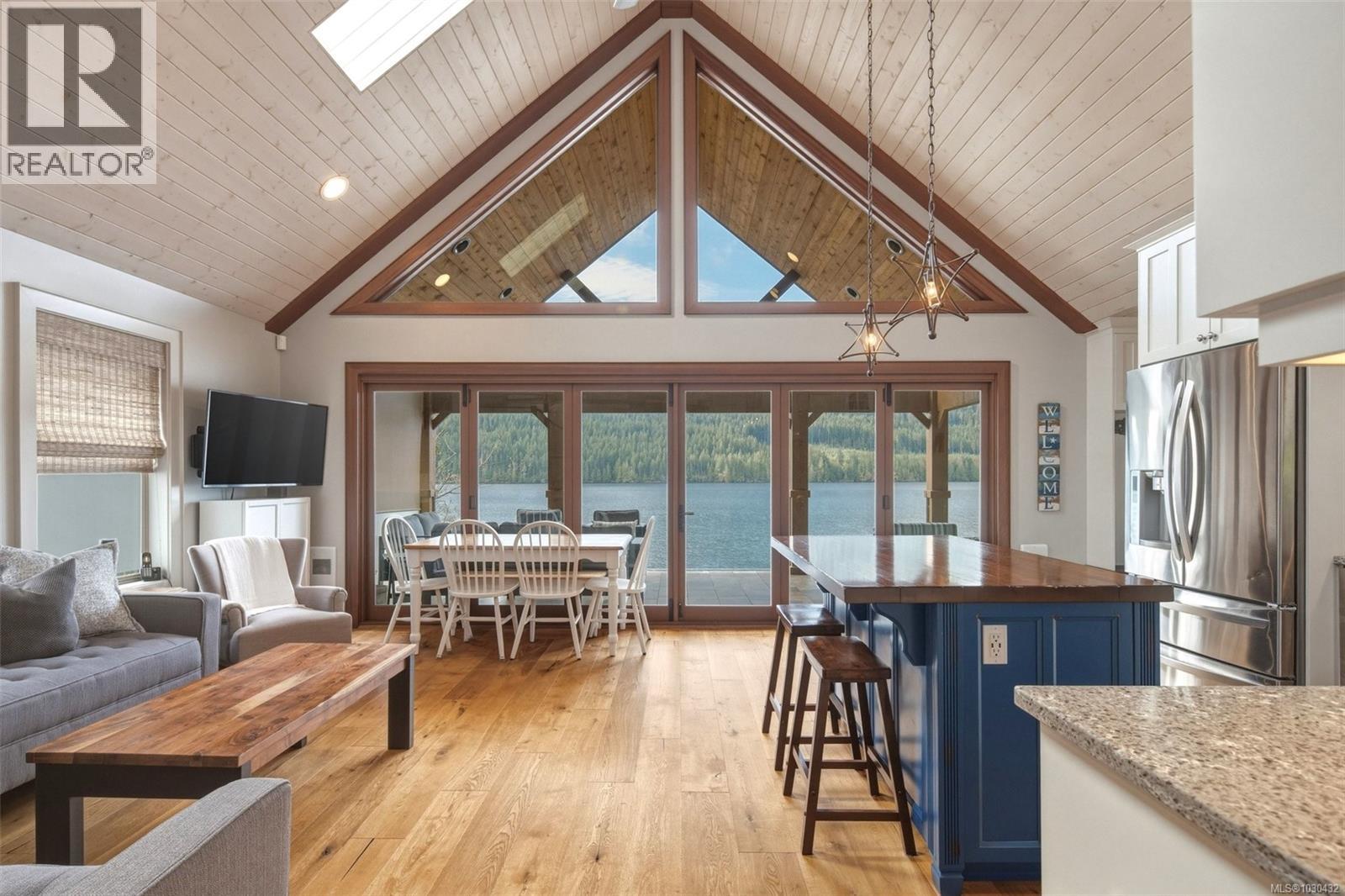  9646 Creekside Drive, Youbou