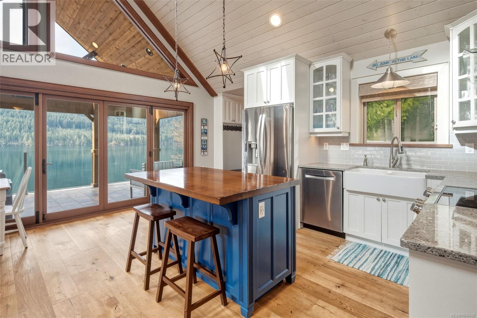  9646 Creekside Drive, Youbou