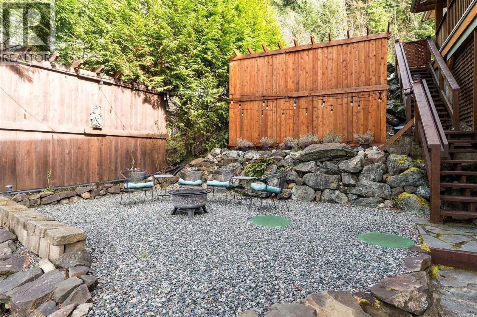  9646 Creekside Drive, Youbou