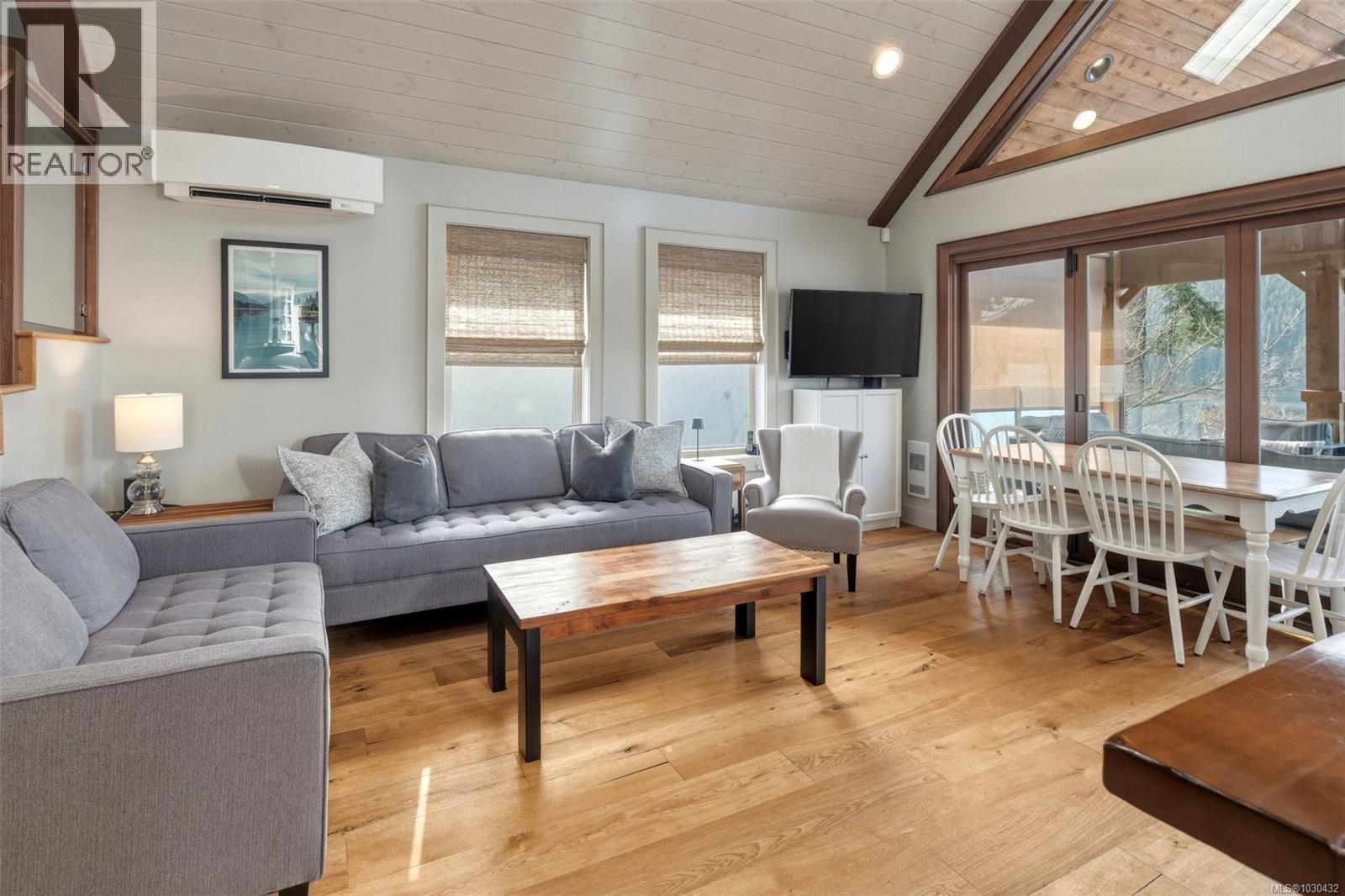  9646 Creekside Drive, Youbou