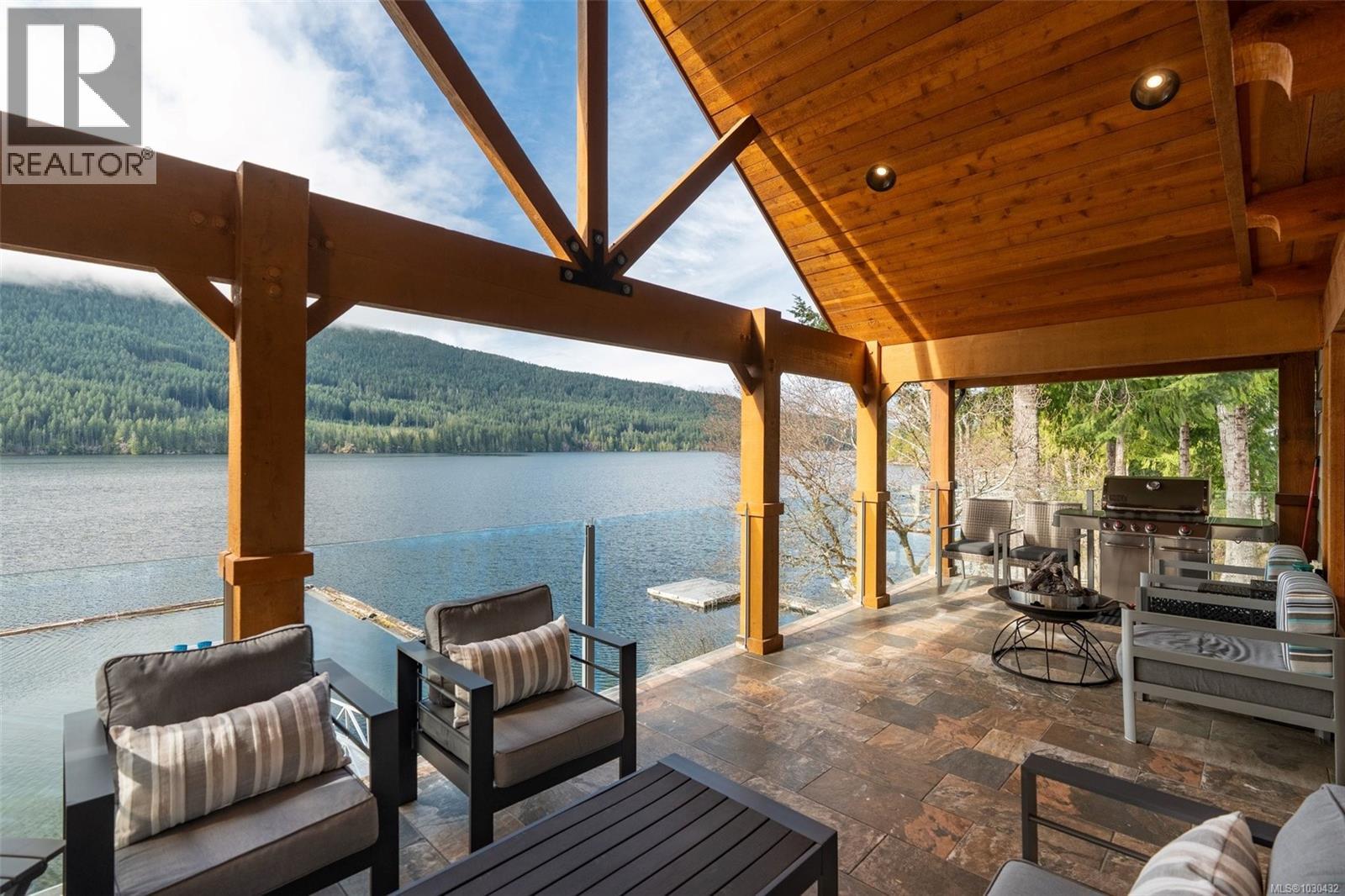  9646 Creekside Drive, Youbou