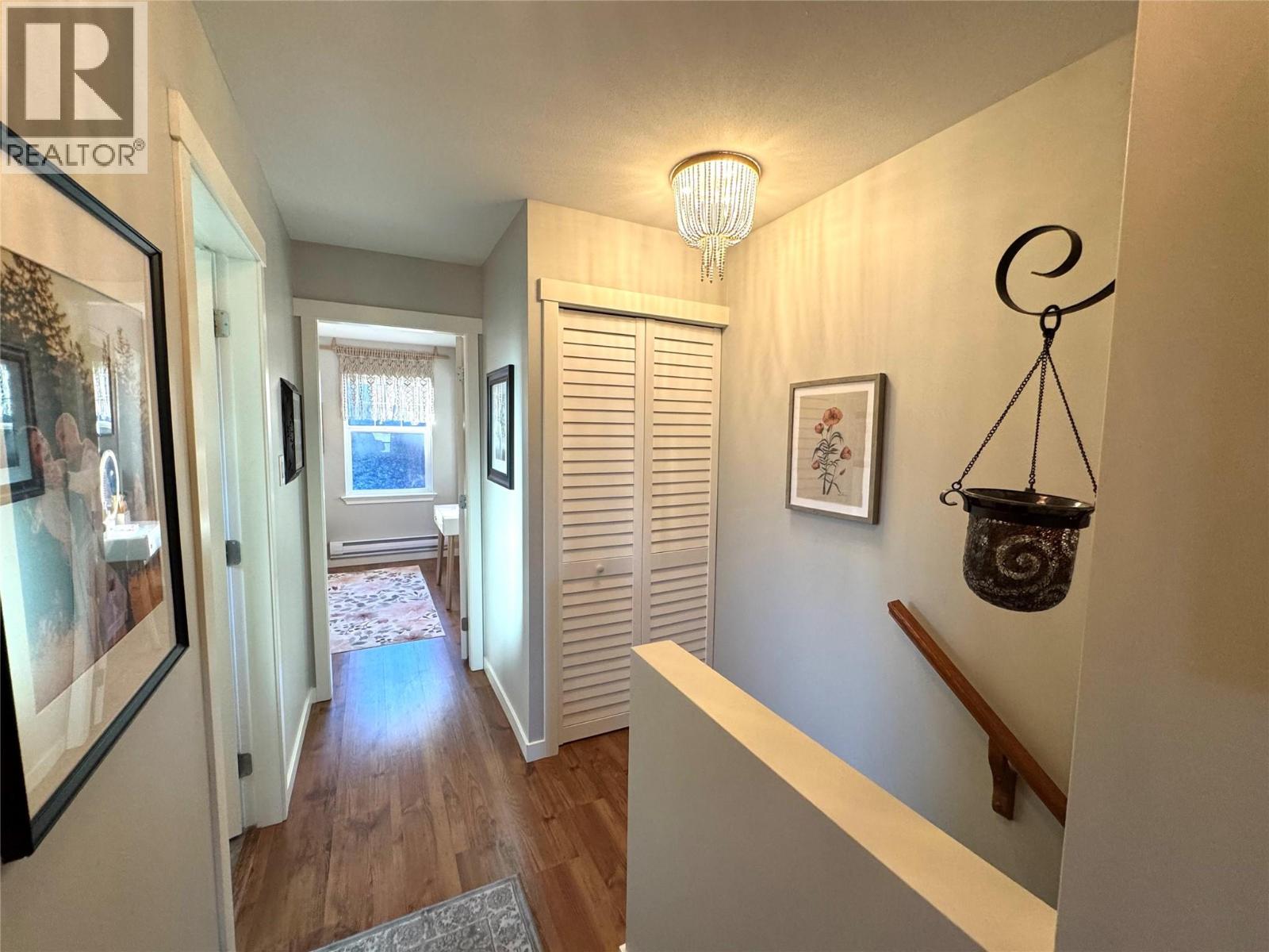 #20 1970 BRAEVIEW PLACE - 13