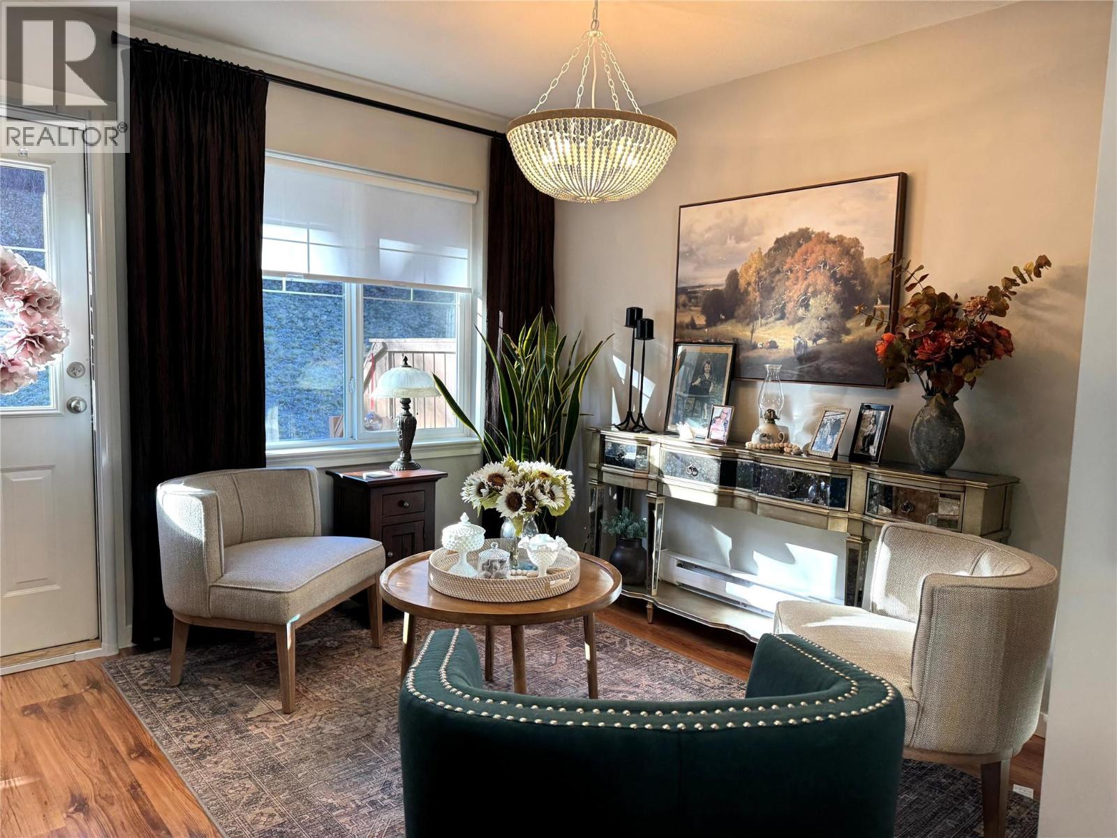 #20 1970 BRAEVIEW PLACE - 6