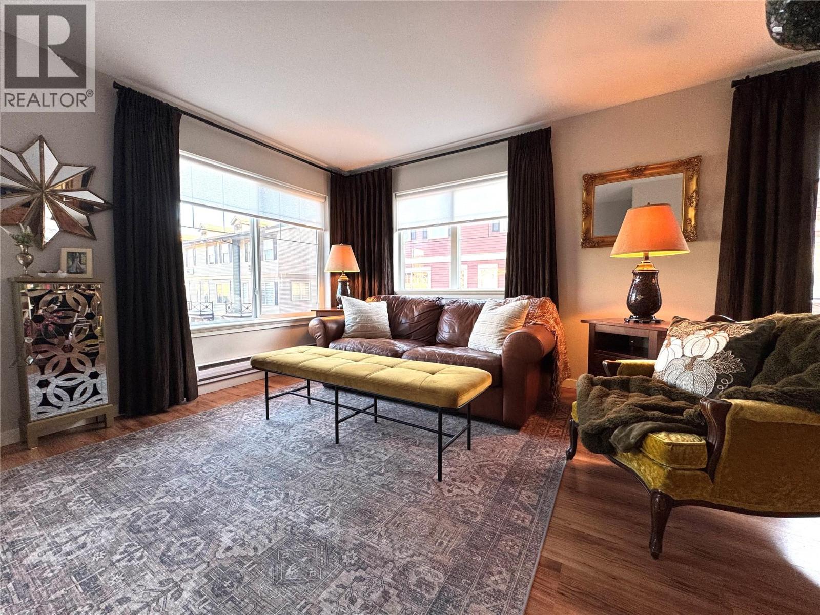 #20 1970 BRAEVIEW PLACE - 9