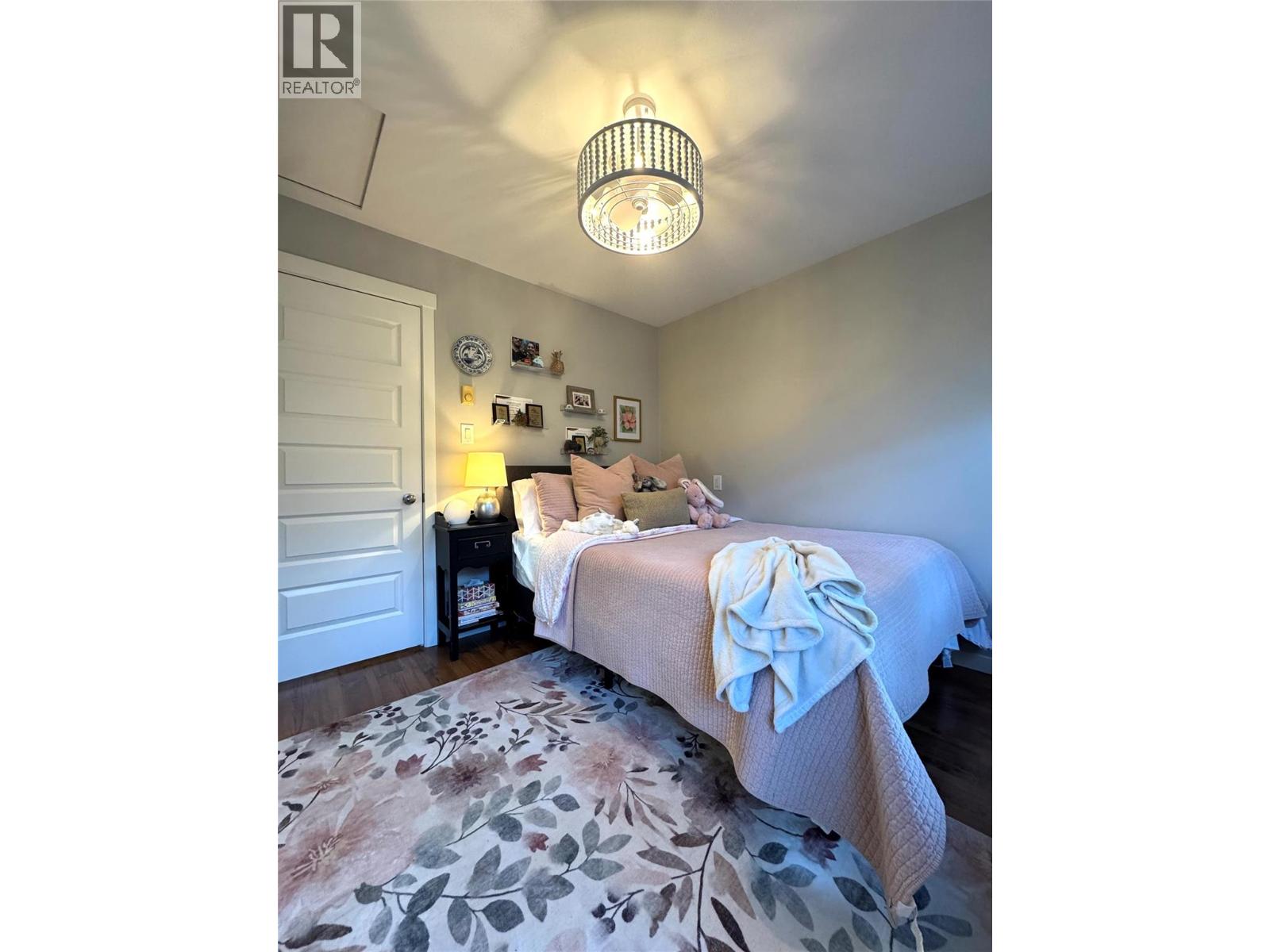 #20 1970 BRAEVIEW PLACE - 22