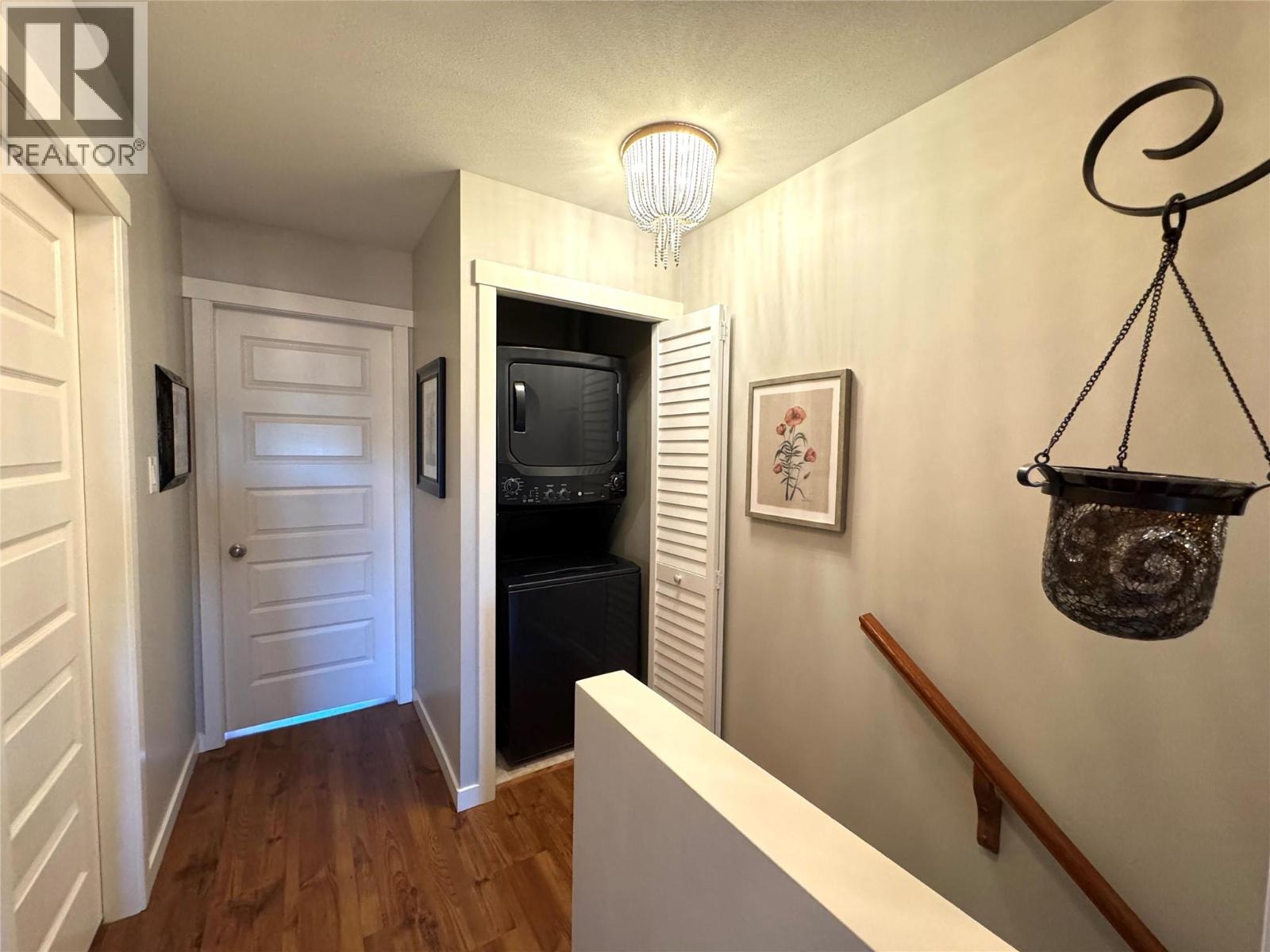 #20 1970 BRAEVIEW PLACE - 14