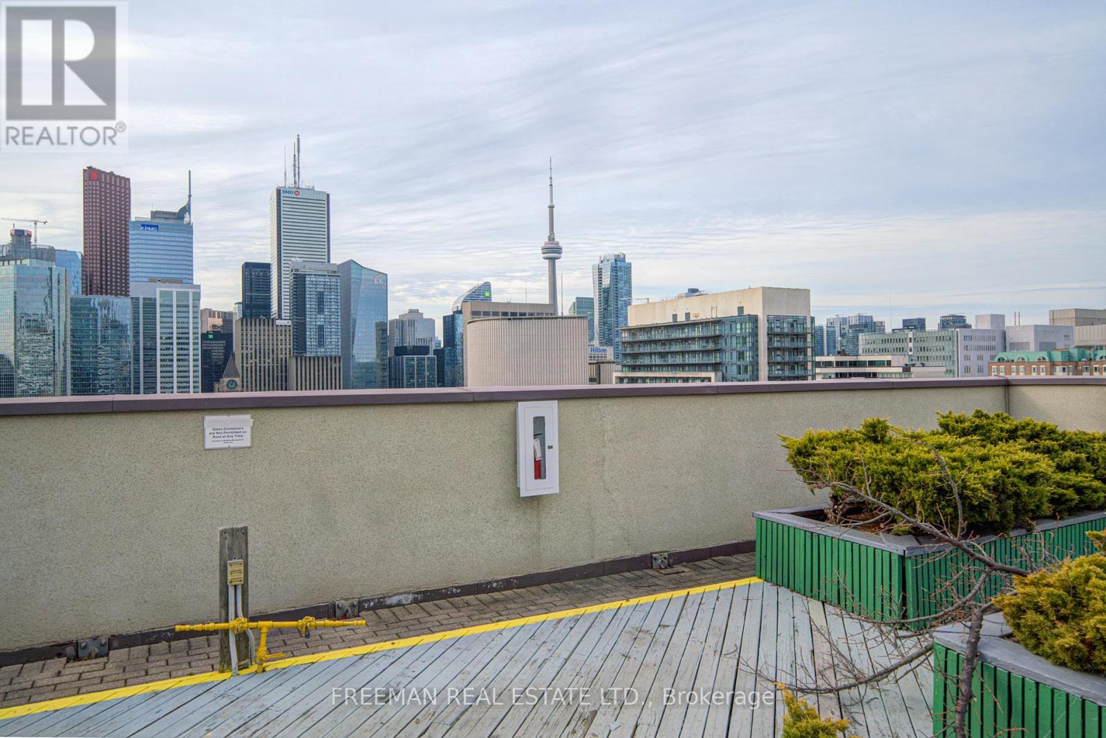 #2405 633 BAY STREET - 19