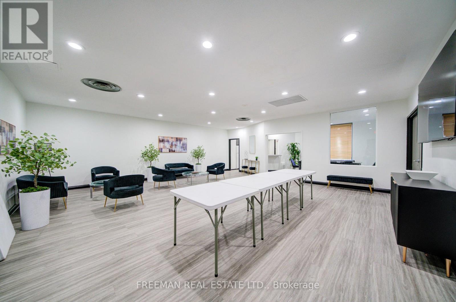 #2405 633 BAY STREET - 25