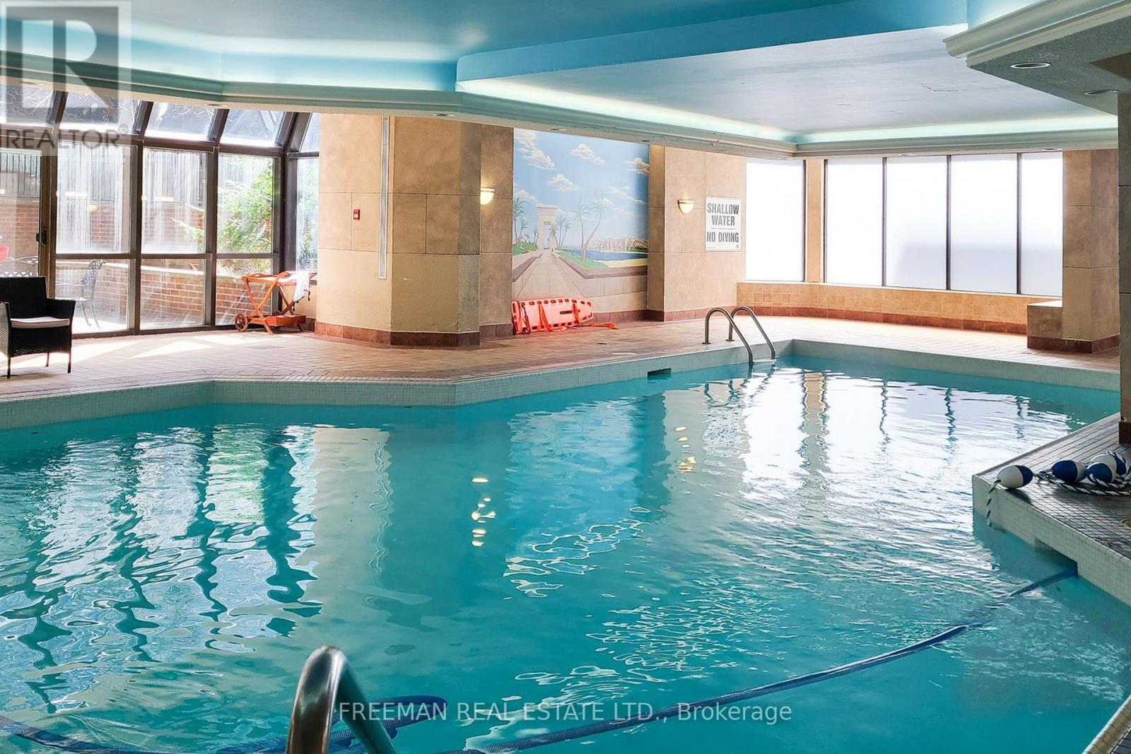 #2405 633 BAY STREET - 34