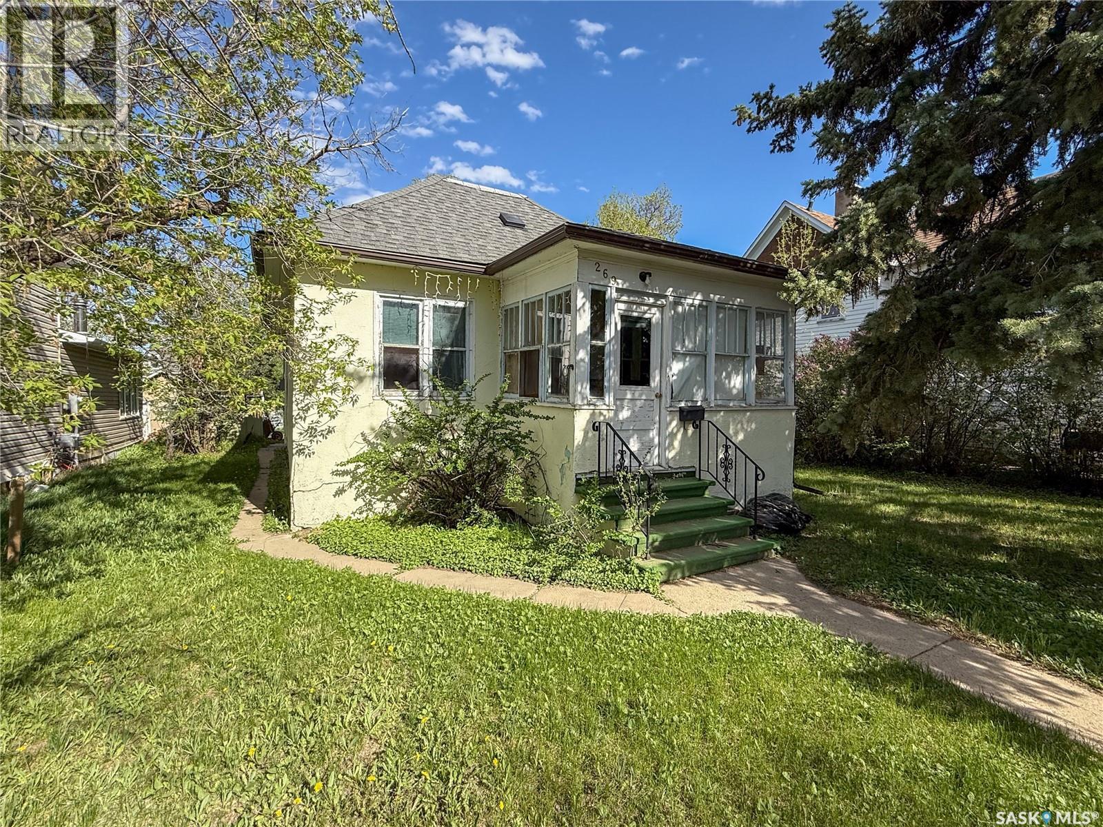 Single Family House Bungalow for Sale in  nd AVENUE NE Swift Current 