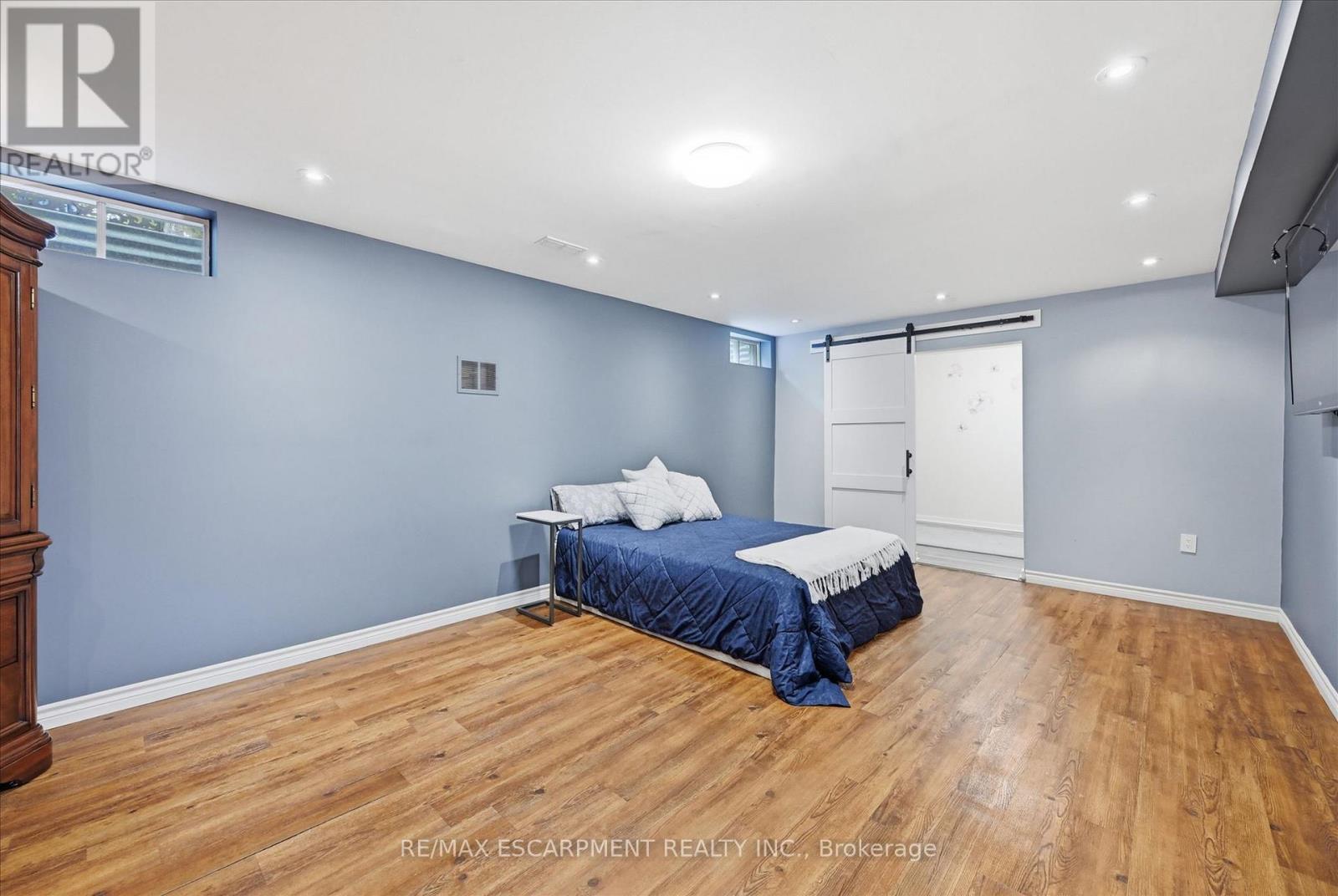 285 GLEN AFTON DRIVE - 32