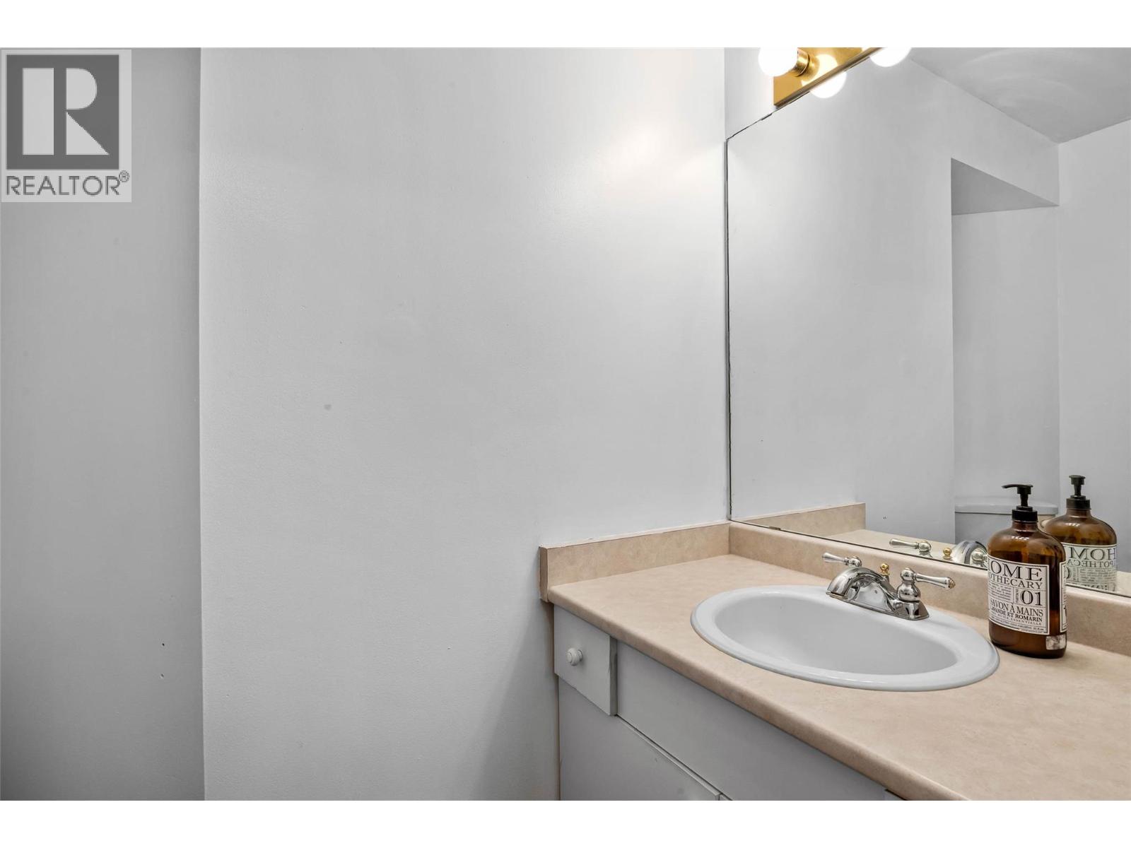 #27 1750 MCKINLEY COURT - 17