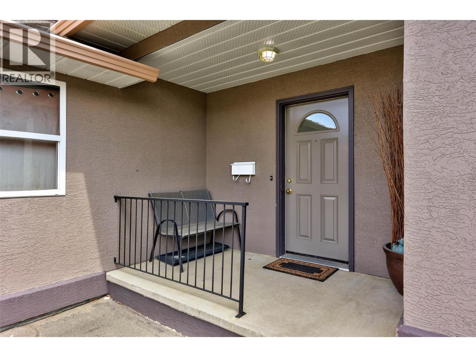 #27 1750 MCKINLEY COURT - Image 3