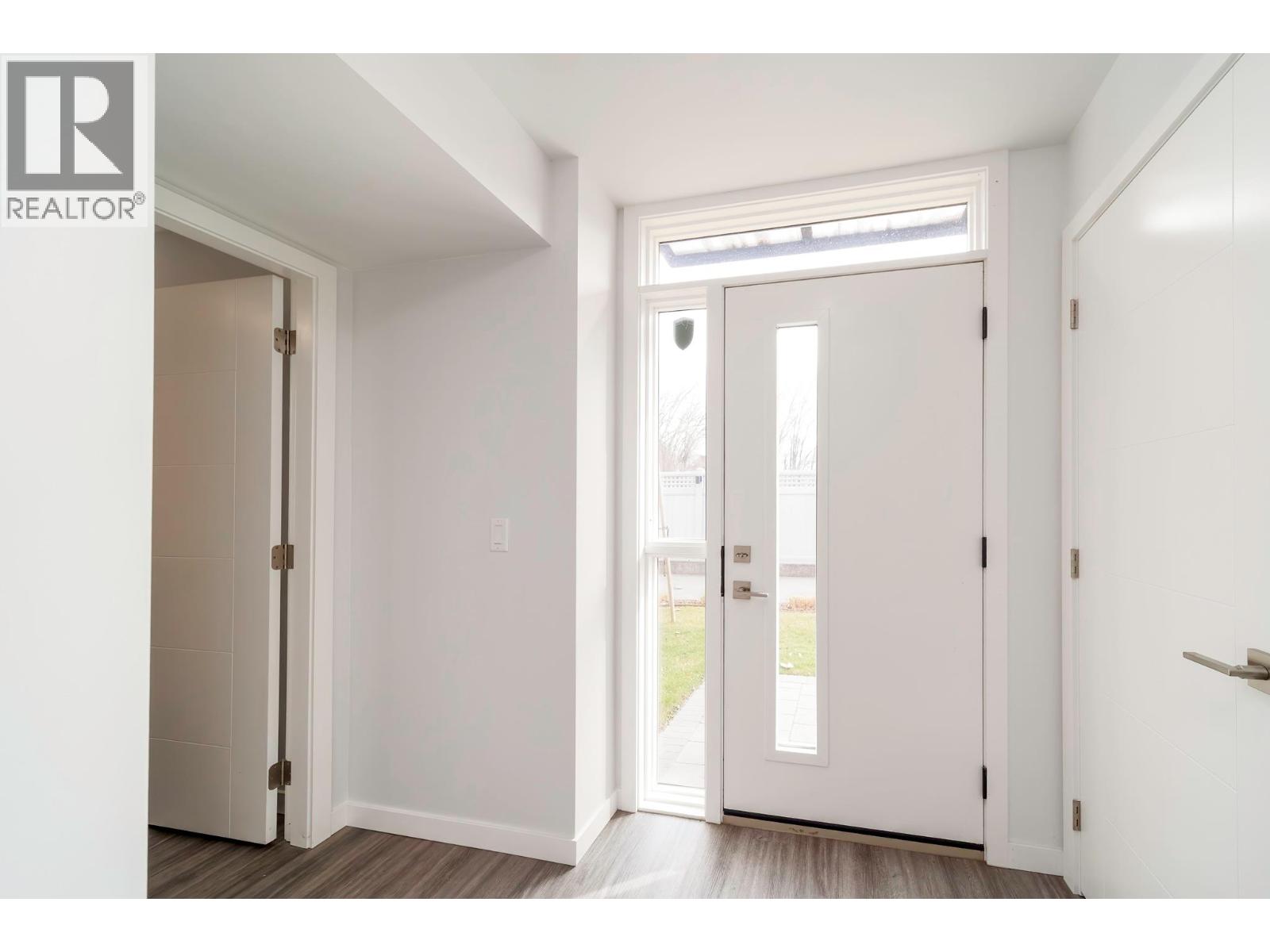 #29 1515 Highland Drive N - 13