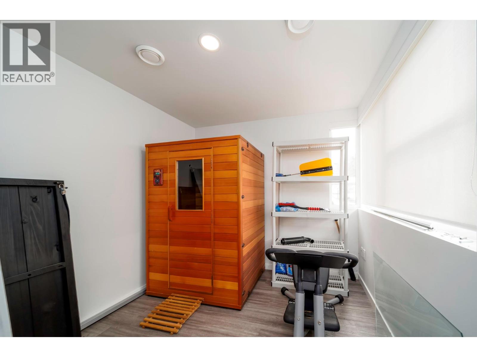 #29 1515 Highland Drive N - 14