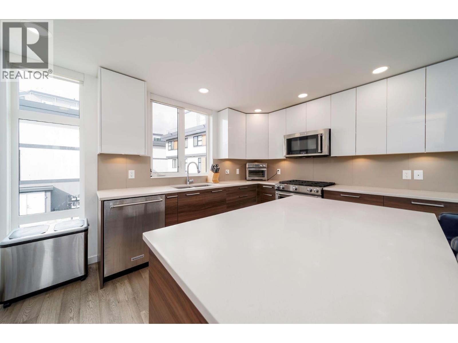 #29 1515 Highland Drive N - 17