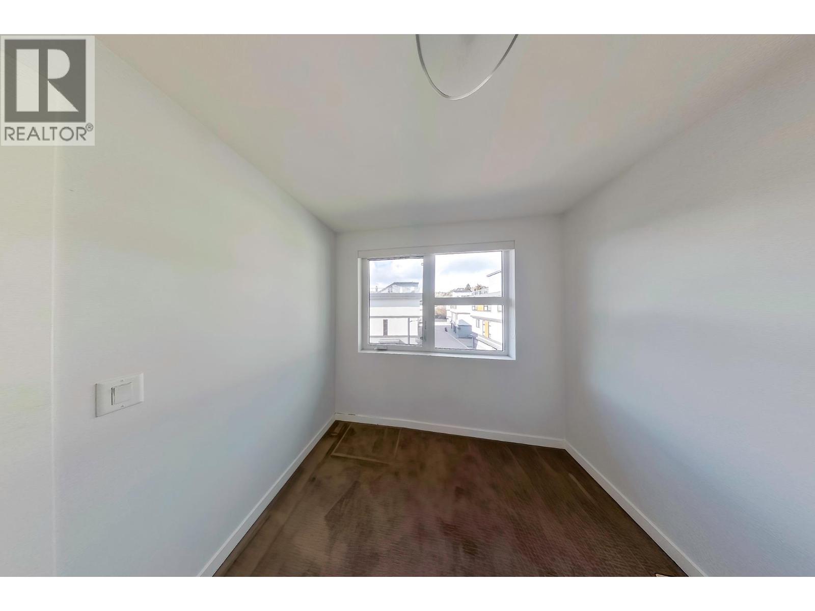 #29 1515 Highland Drive N - 19