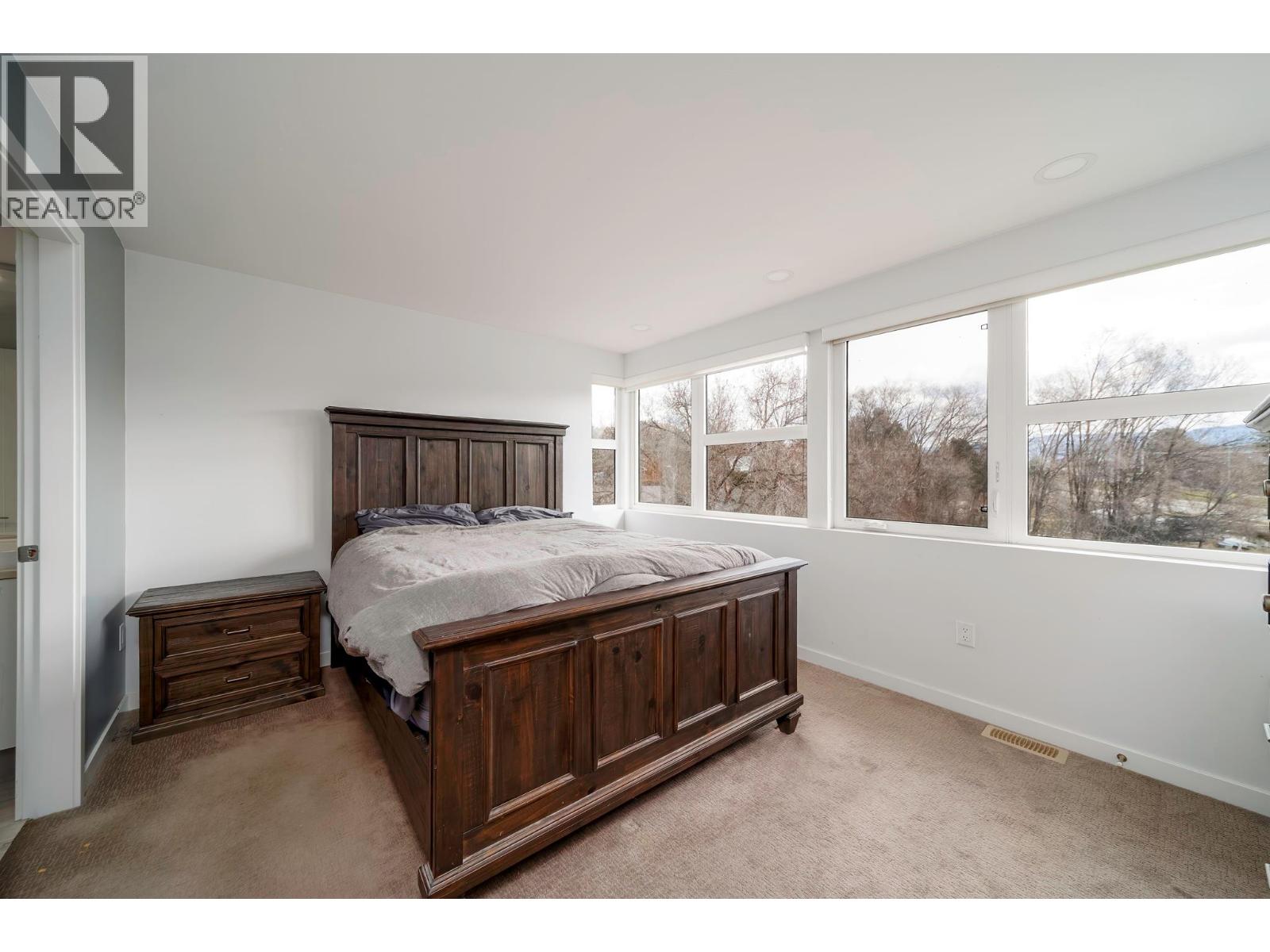 #29 1515 Highland Drive N - 21