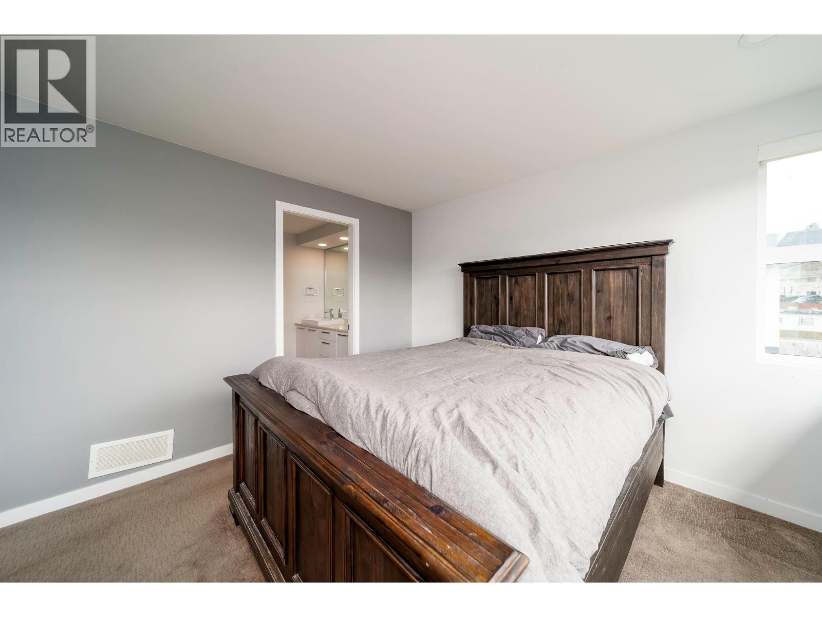 #29 1515 Highland Drive N - 22