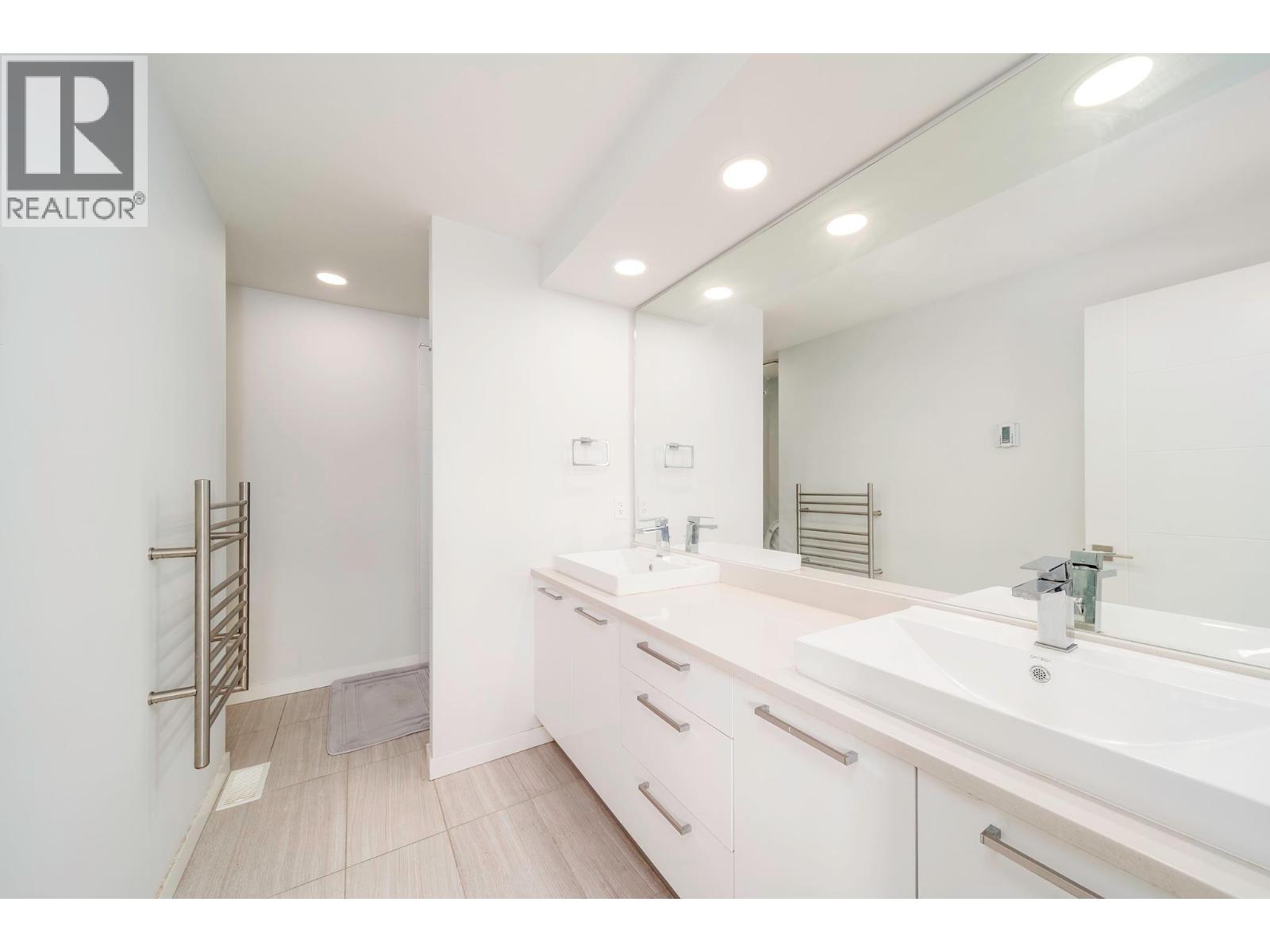 #29 1515 Highland Drive N - 24