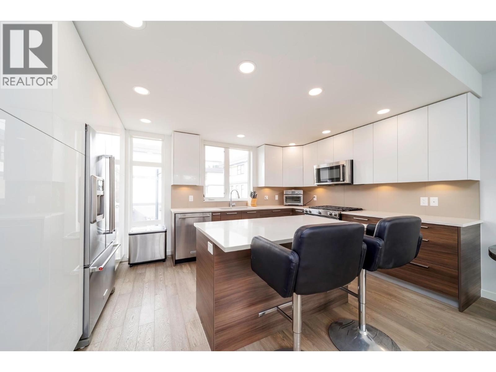#29 1515 Highland Drive N - 3