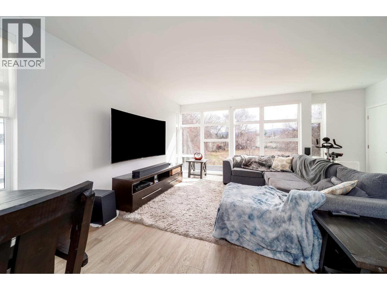 #29 1515 Highland Drive N - 6