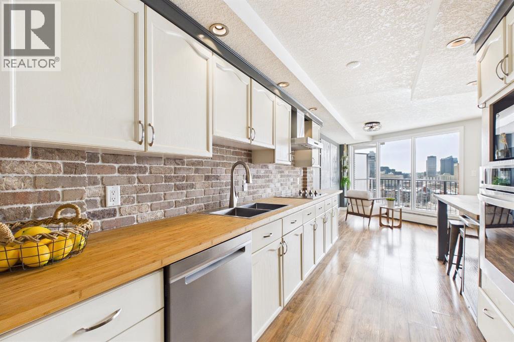 Single Family House for Sale in   Meredith Road NE Crescent Heights Calgary 