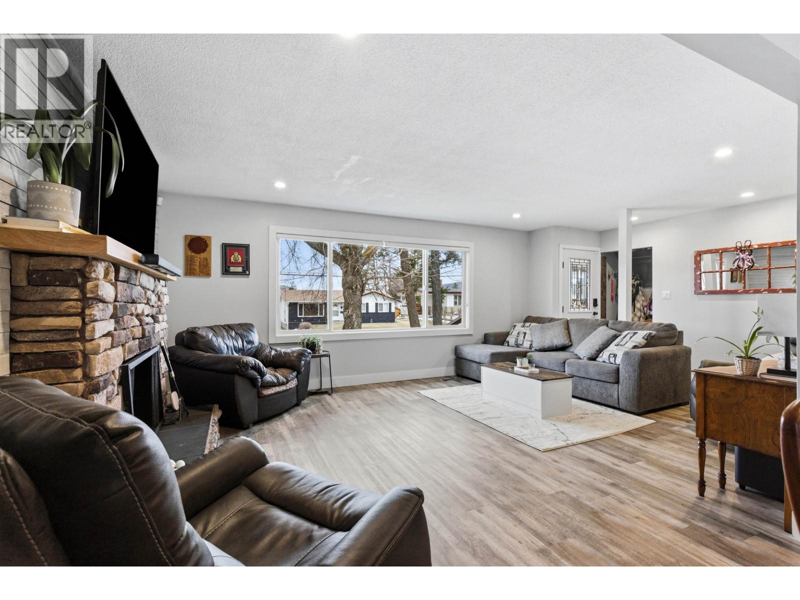 716 PIGEON AVENUE - 8