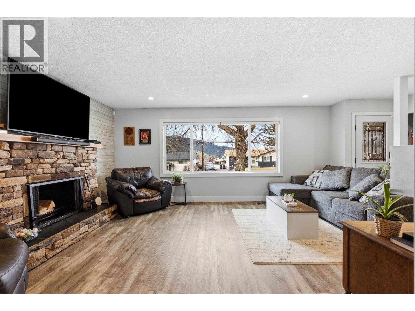 716 PIGEON AVENUE - 7