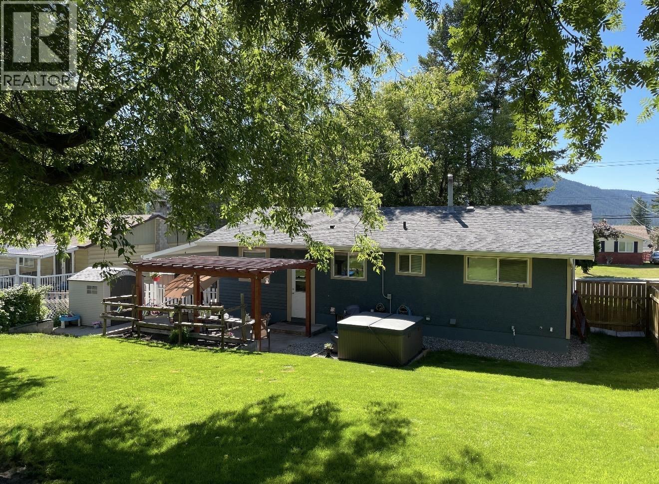 716 PIGEON AVENUE - 30