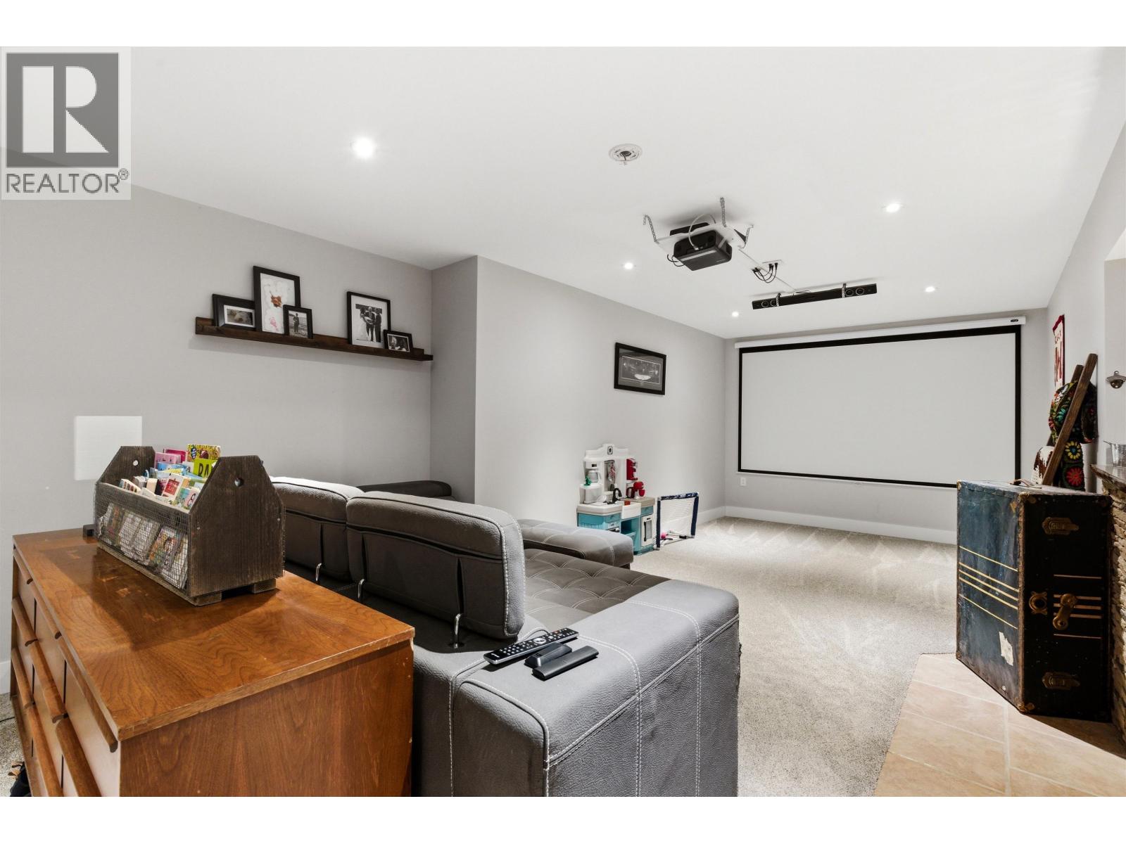 716 PIGEON AVENUE - 17