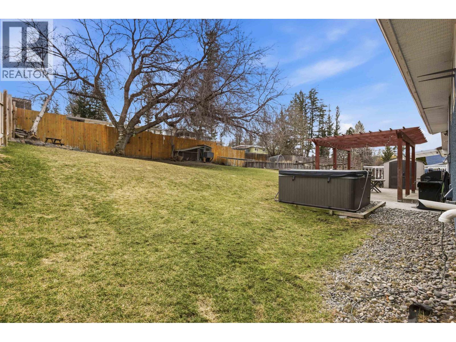 716 PIGEON AVENUE - 25