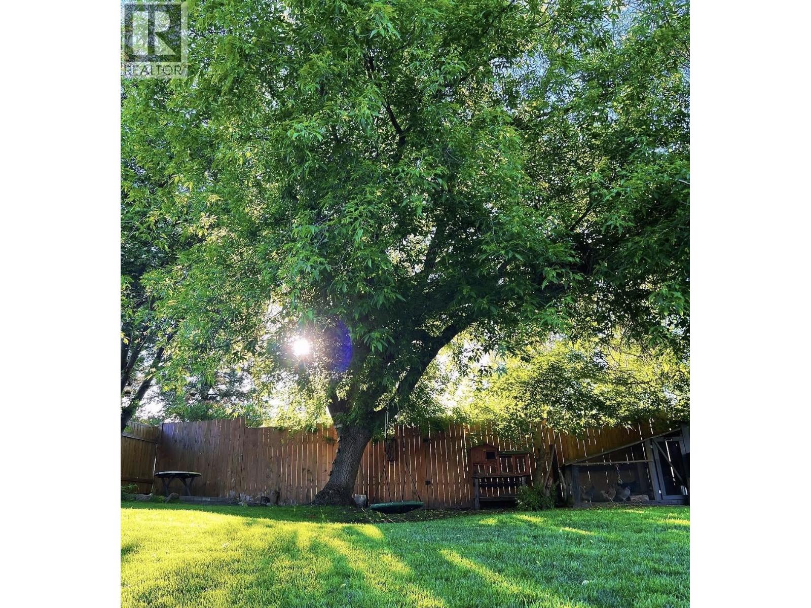 716 PIGEON AVENUE - 32