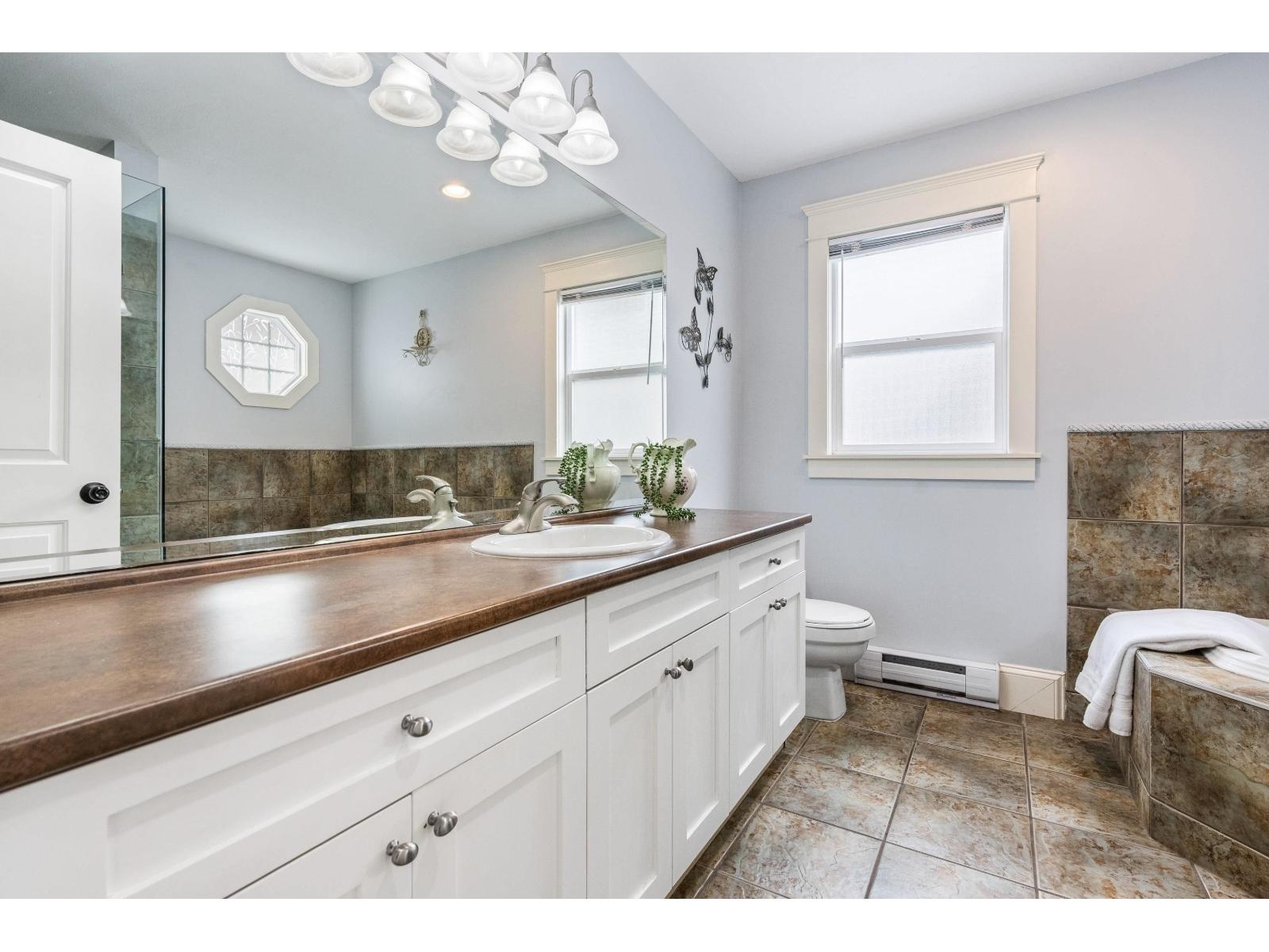 5853 GARRISON BOULEVARD, Garrison Crossing, Chilliwack