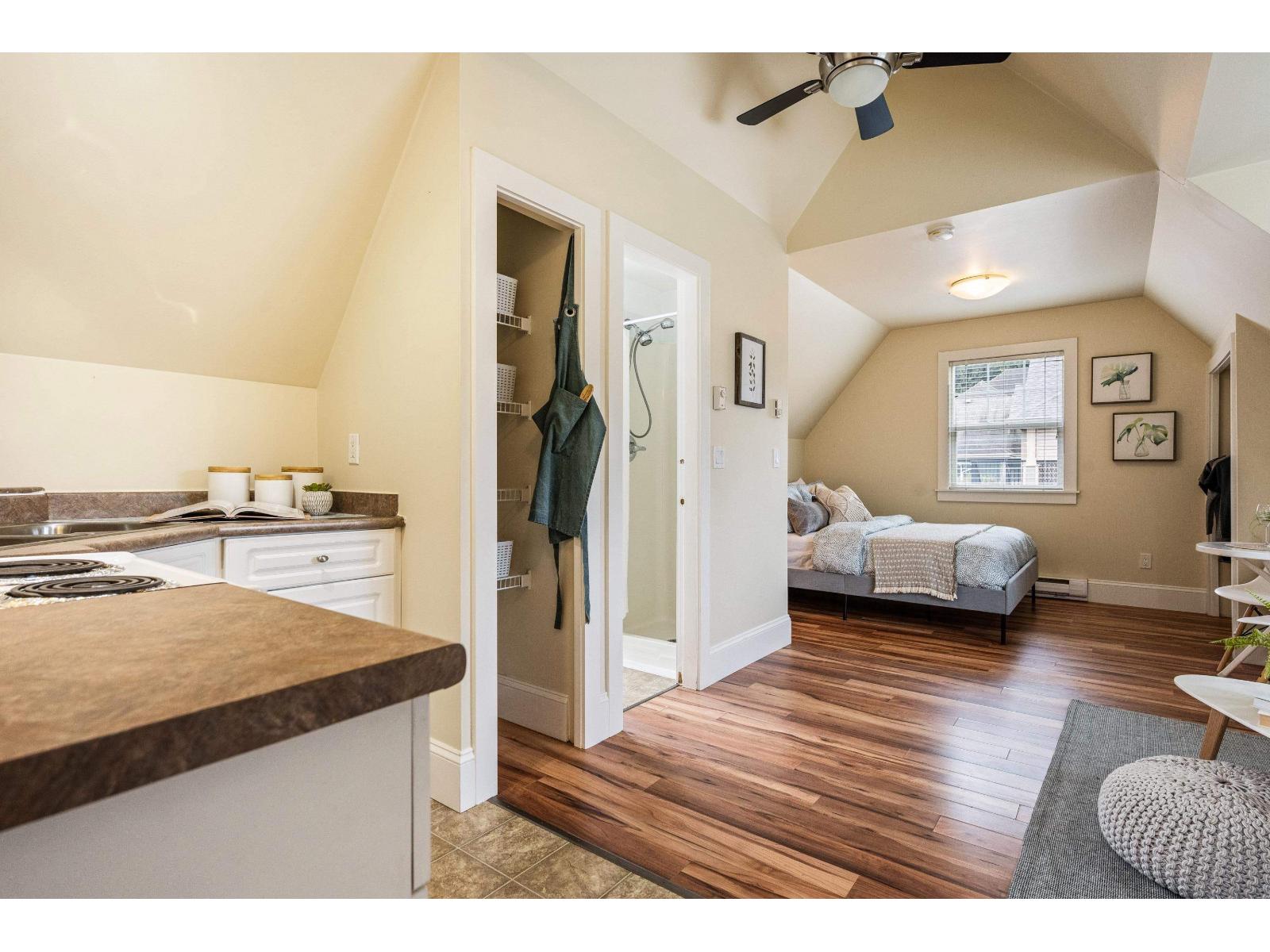 5853 GARRISON BOULEVARD, Garrison Crossing, Chilliwack