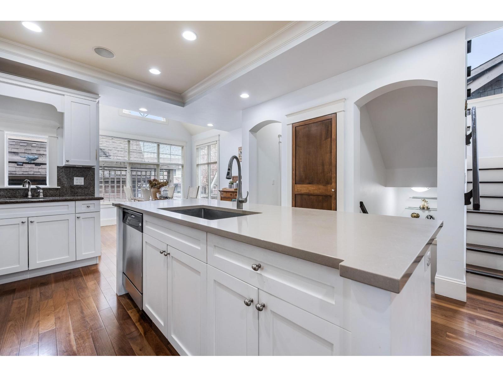 5853 GARRISON BOULEVARD, Garrison Crossing, Chilliwack