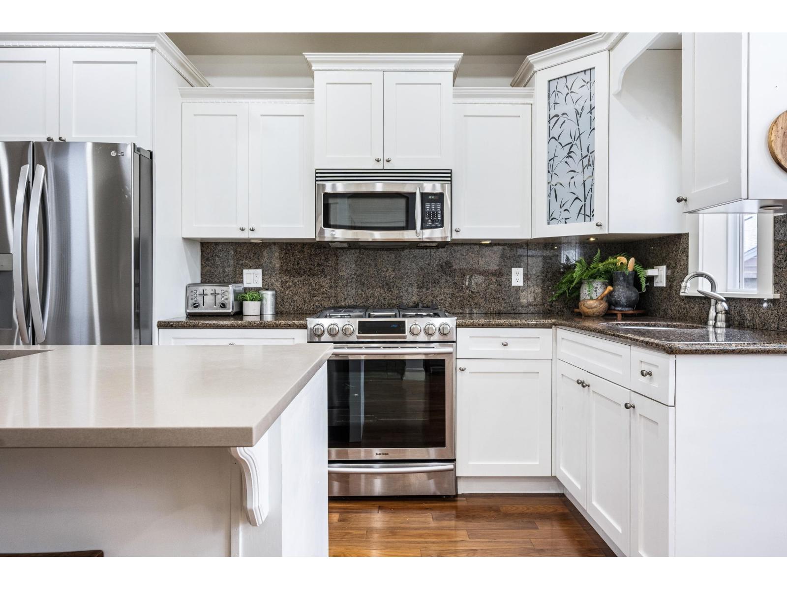 5853 GARRISON BOULEVARD, Garrison Crossing, Chilliwack