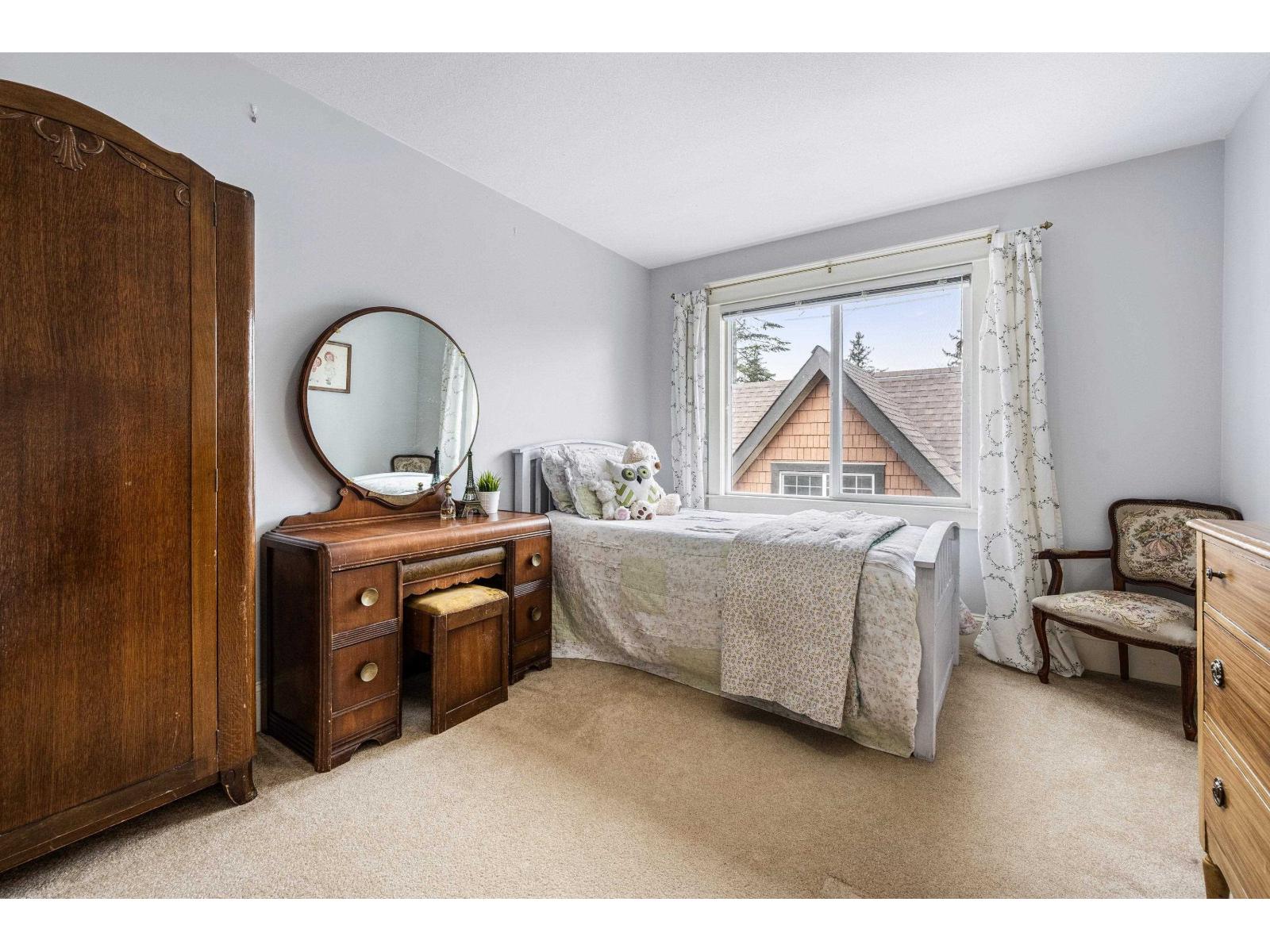 5853 GARRISON BOULEVARD, Garrison Crossing, Chilliwack