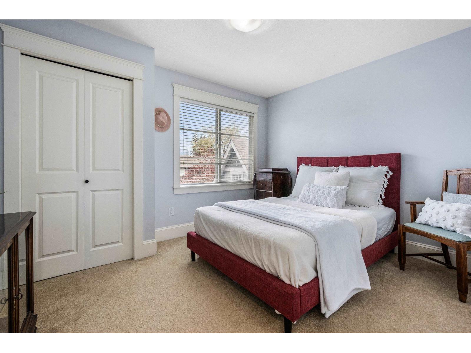 5853 GARRISON BOULEVARD, Garrison Crossing, Chilliwack