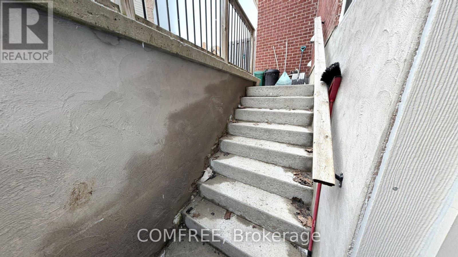 24 SHORTREED COURT - 27