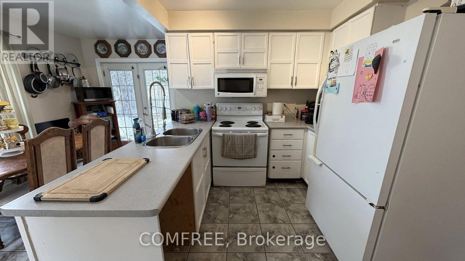 24 SHORTREED COURT - 4