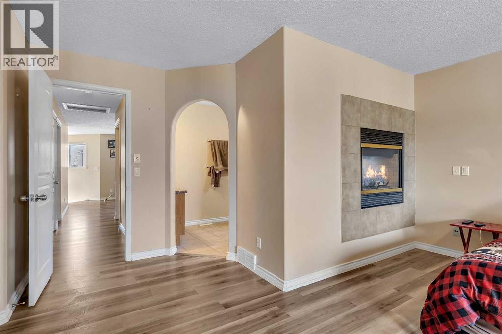 60 Sherwood Way NW - 21