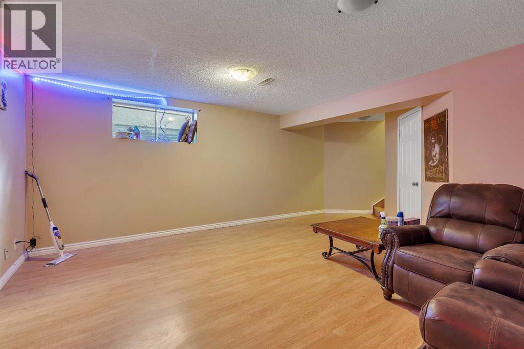 60 Sherwood Way NW - 23