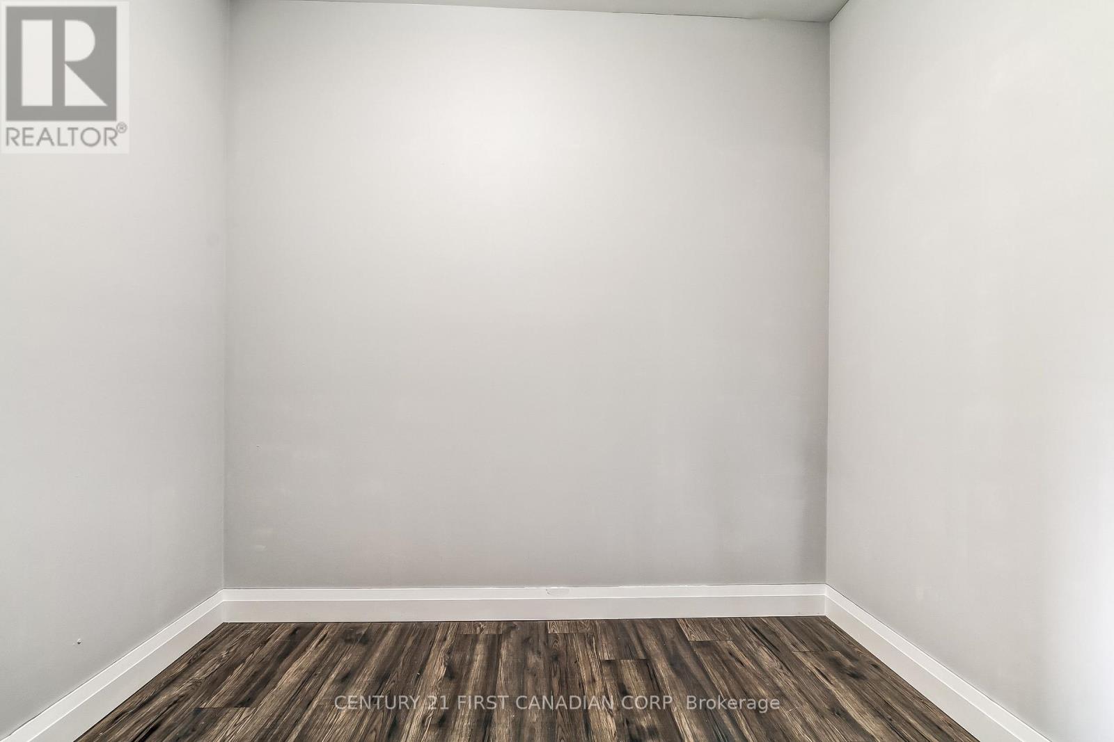 753 SUPERIOR DRIVE - 17