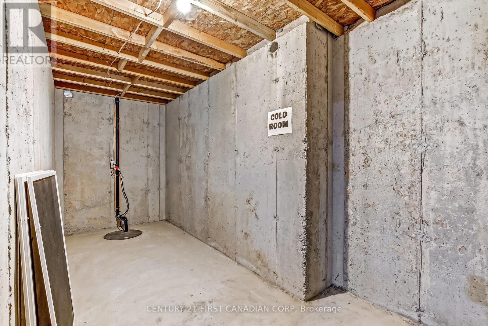 753 SUPERIOR DRIVE Property Photo