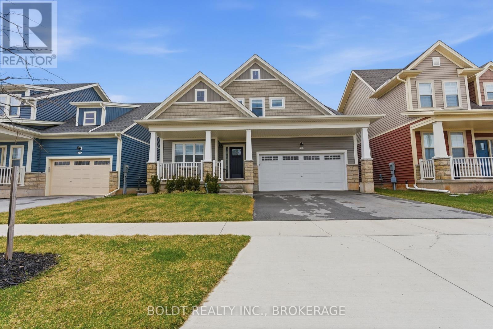 70 BEACHWALK CRESCENT