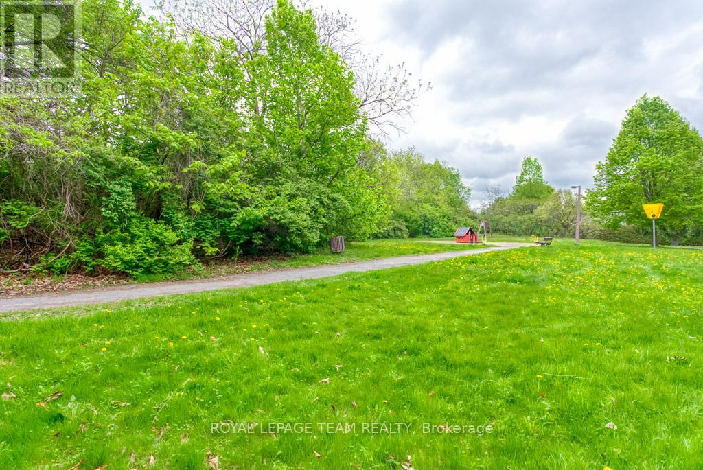 27 SHERK CRESCENT - 38