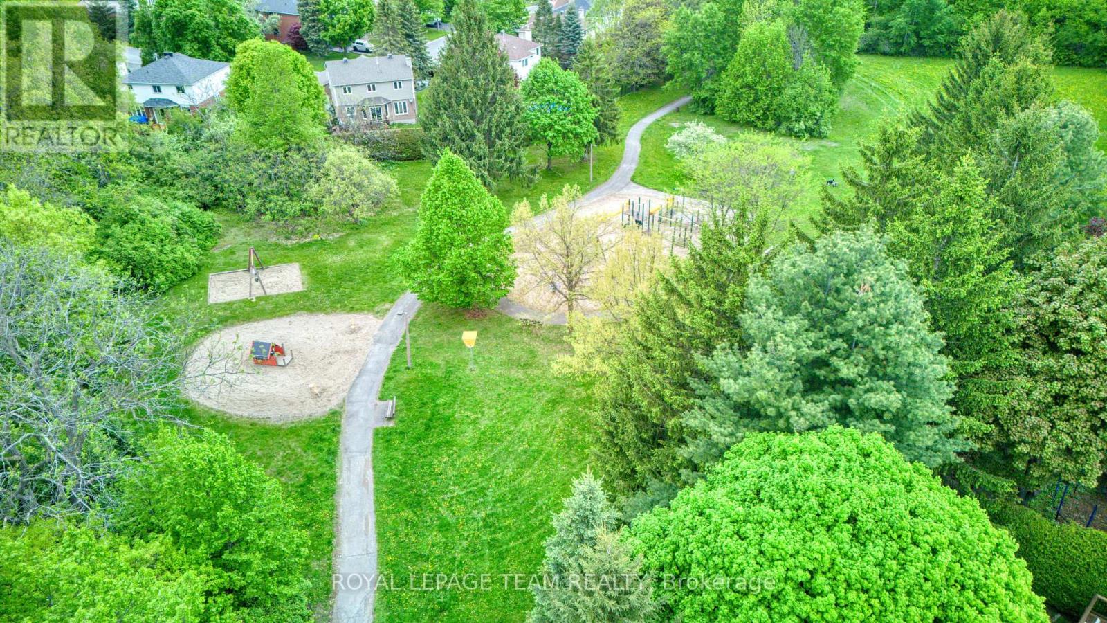 27 SHERK CRESCENT - 40